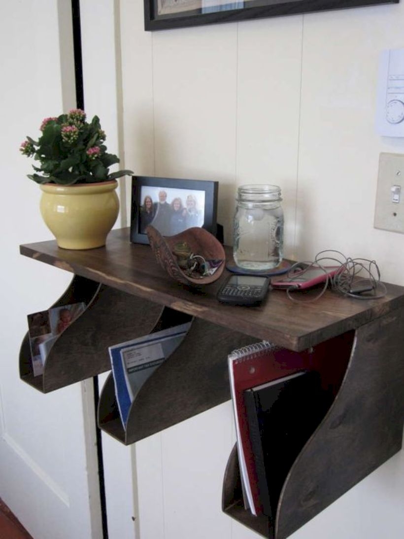 Storage station for mail
