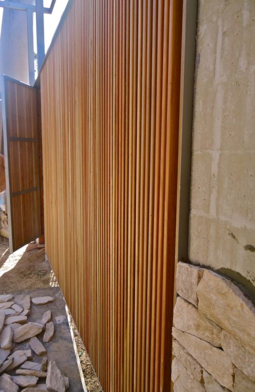 Vertical timber screening and gate