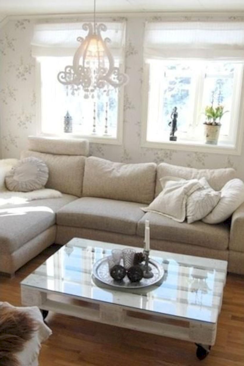 Pallet coffee table with glass topper