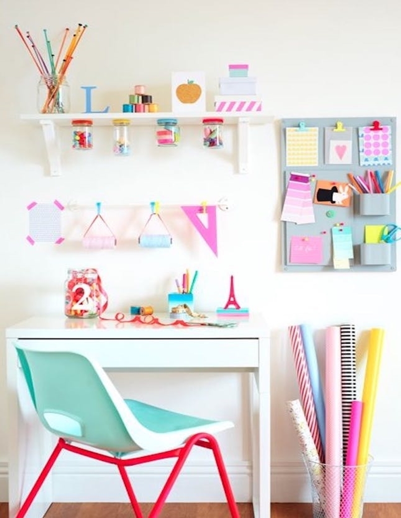 Colorful home office design ideas to brighten up your mood 3