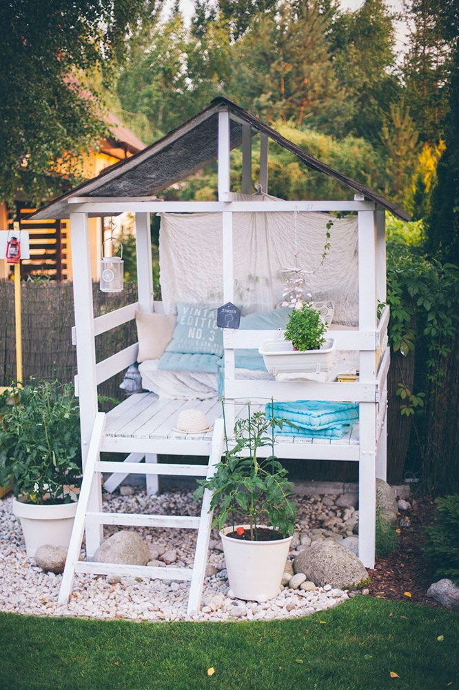 Garden playhouse