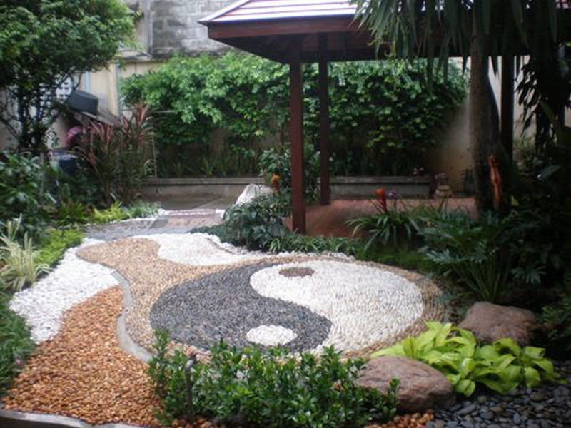 8. ying yang peeble