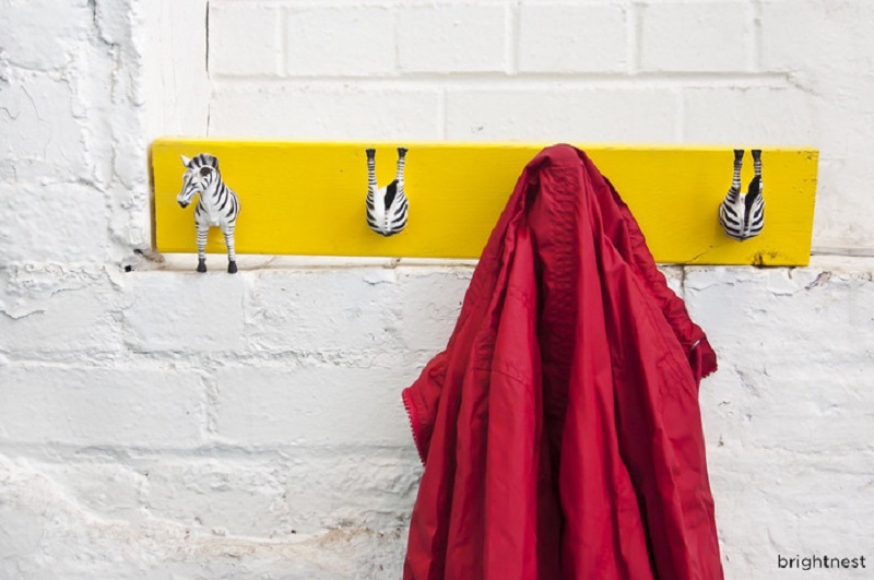 Animal coat rack