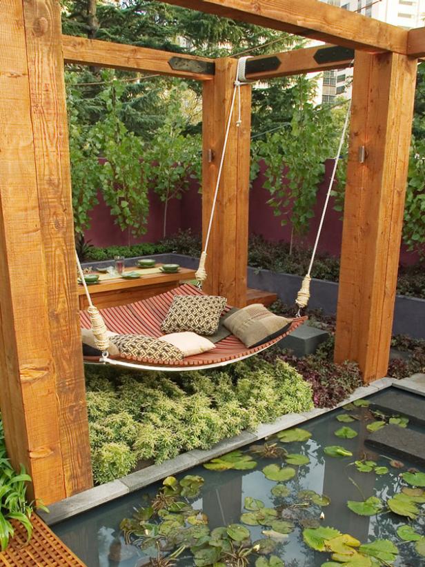Garden with curved timber daybed