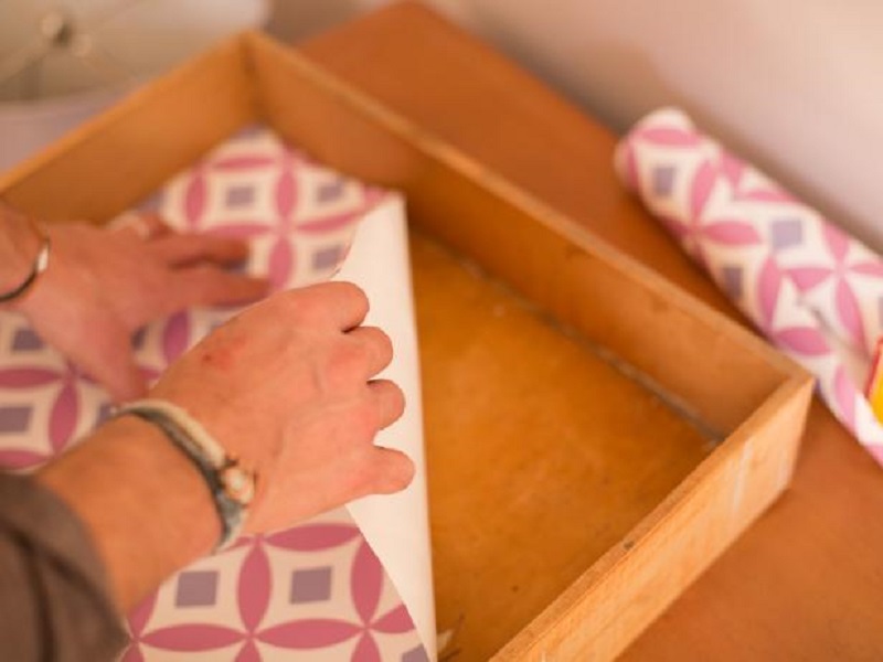 Line drawers with wallpaper