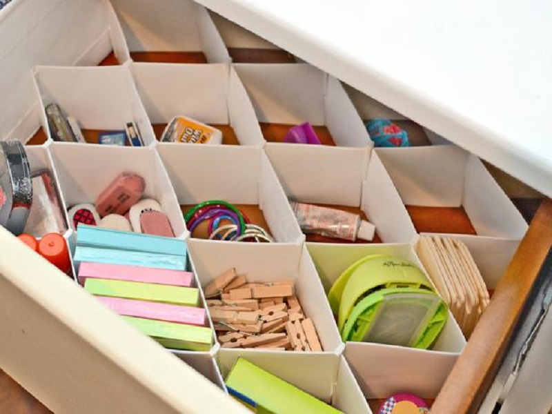 Cardboard bottle divider