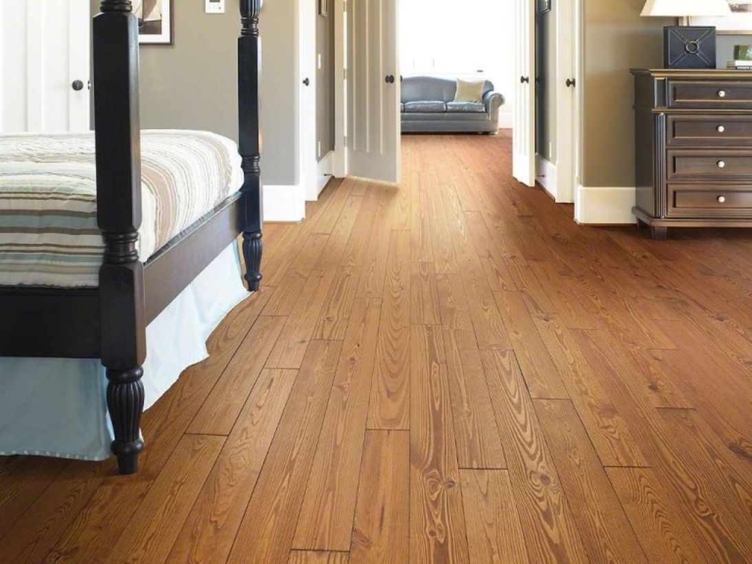 A beautiful farmhouse flooring ideas that made of pine hardwoods for summer
