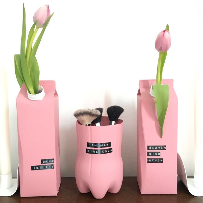 An amazing diy tetra pak vases with pink color to complete your room