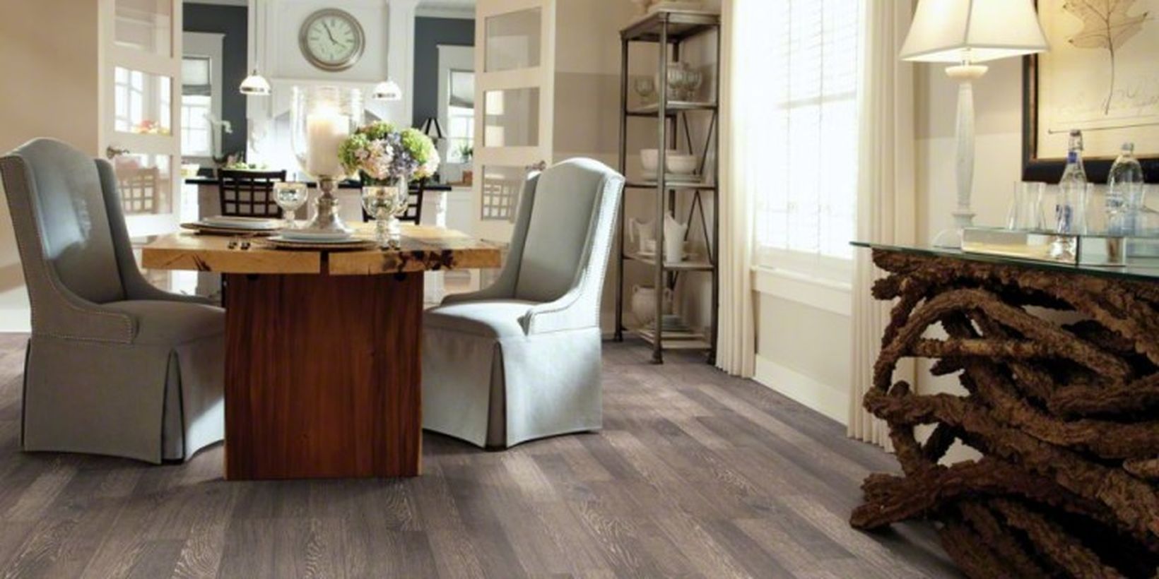 An impressive farmhouse flooring ideas for summer with this laminate floor makes it a good choice for a farmhouse floor to try