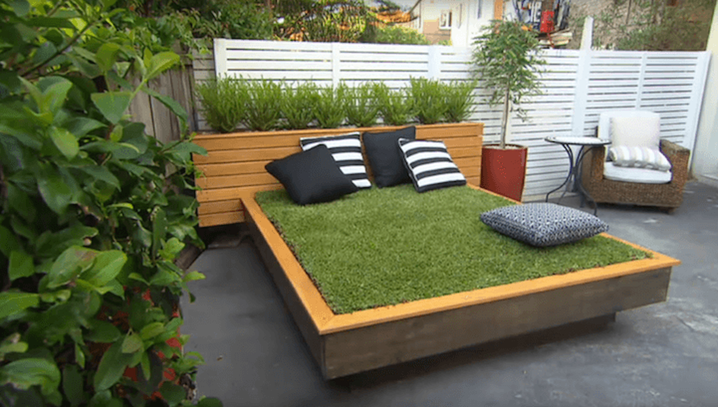 An awesome garden furniture with bed of grass outdoor billet which is suitable for this summer