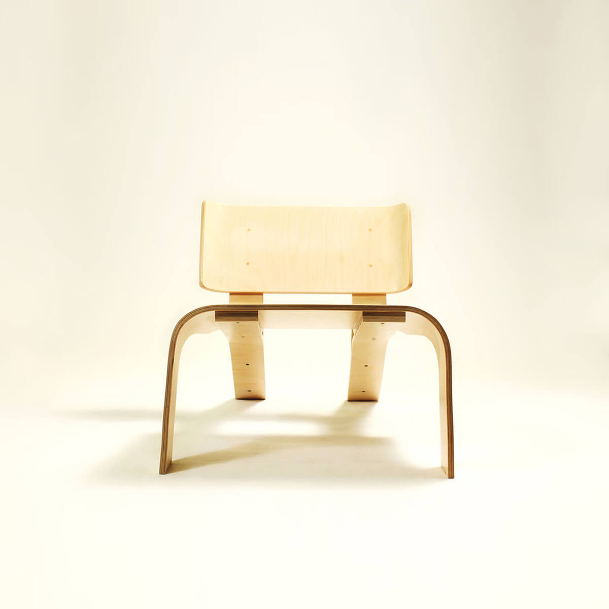 An interesting a bent plywood furniture chair you can make yourself