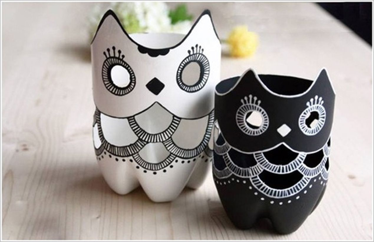 Unique diy plastic bottle owl vase with white and black color to create more beauty