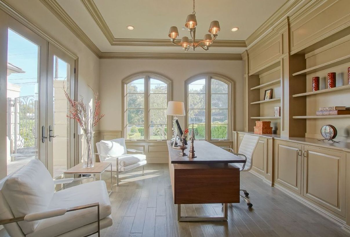 Best beige color in the office room to look good