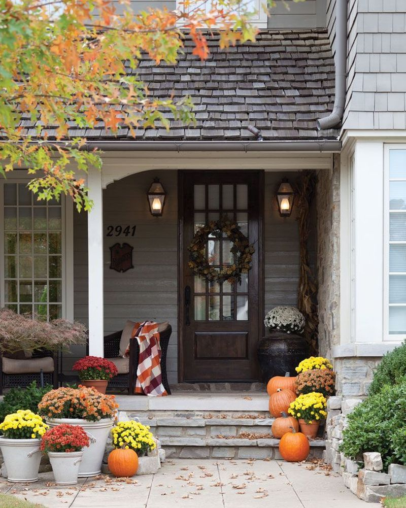 Cozy porch decoration ideas to match any home styles this fall 07