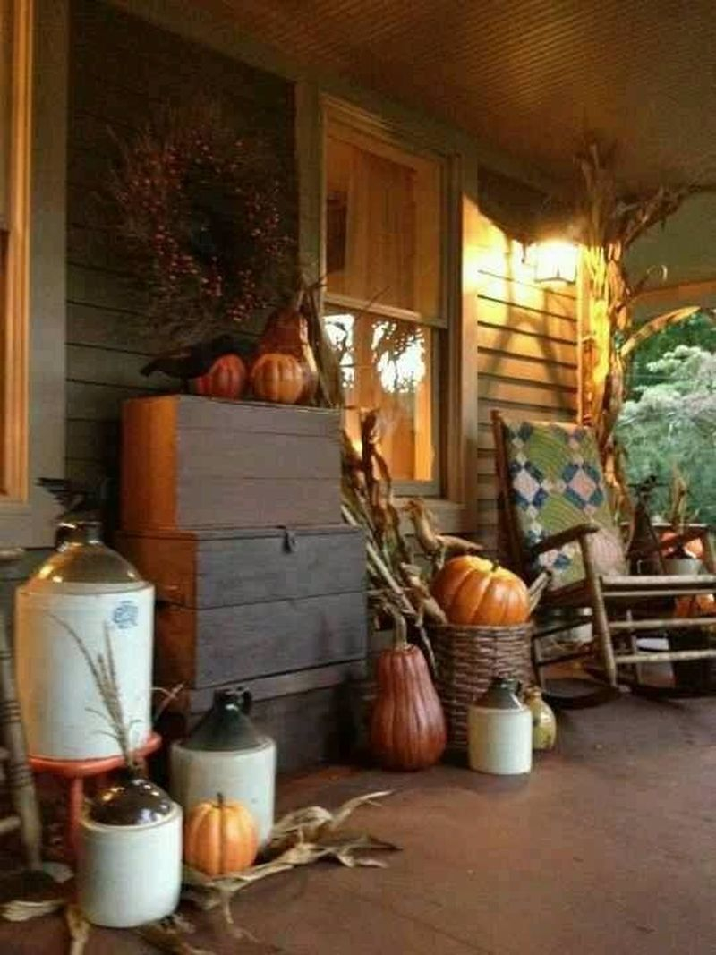 Cozy porch decoration ideas to match any home styles this fall 30