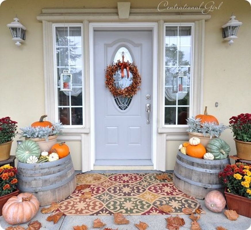 Cozy porch decoration ideas to match any home styles this fall 31