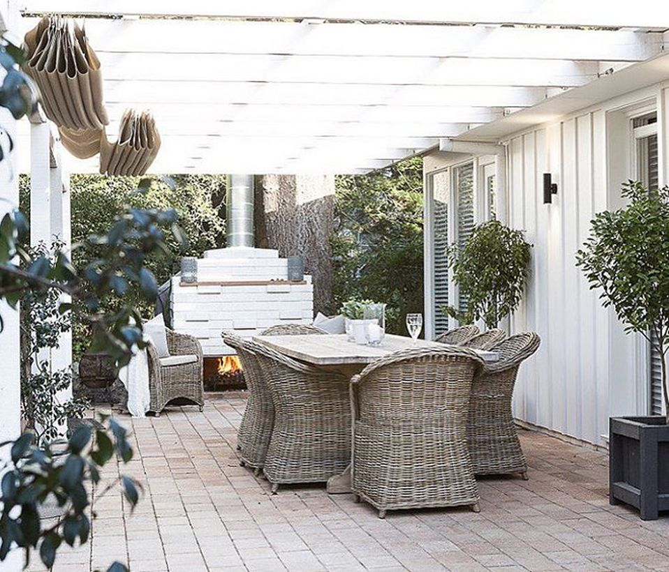 Fabulous farmhouse porch furniture with rattan chairs, square wooden table ideas to complete your room