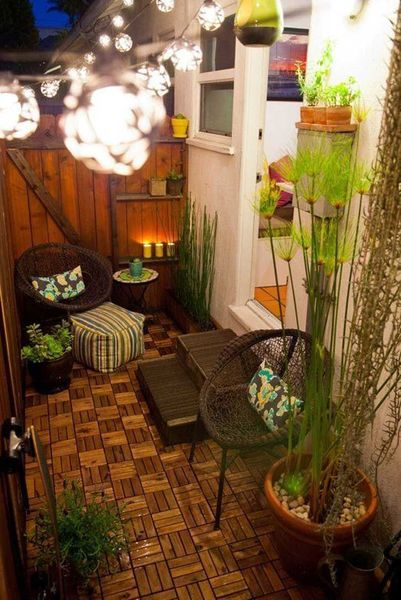 Minimalist porch with an amazing lighting