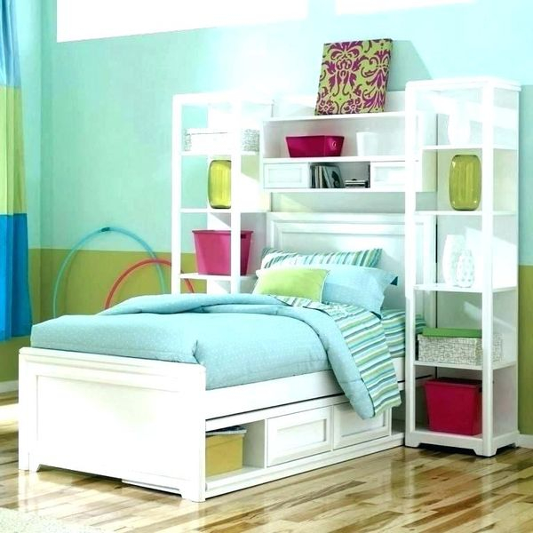 Modern teen bedroom design with diy shelves to organize your bedroom