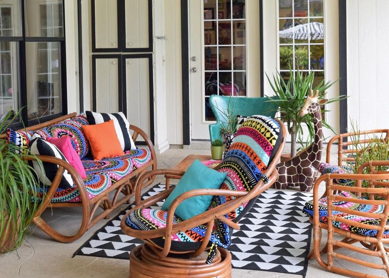 Rattan chairs to perfect your living room