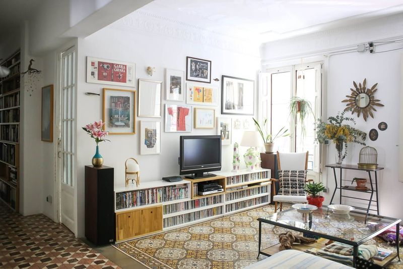 White walls combined with walls gallery