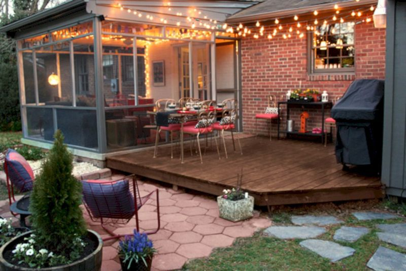 Beautiful lighting to perfect porch at night