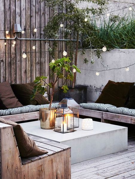 Candle light for porch