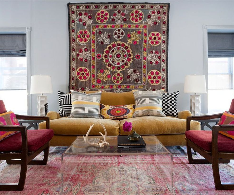 Deja standard sofa