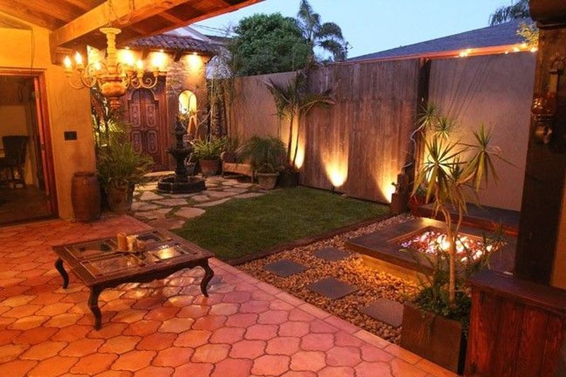 Perfect lighting on the fences