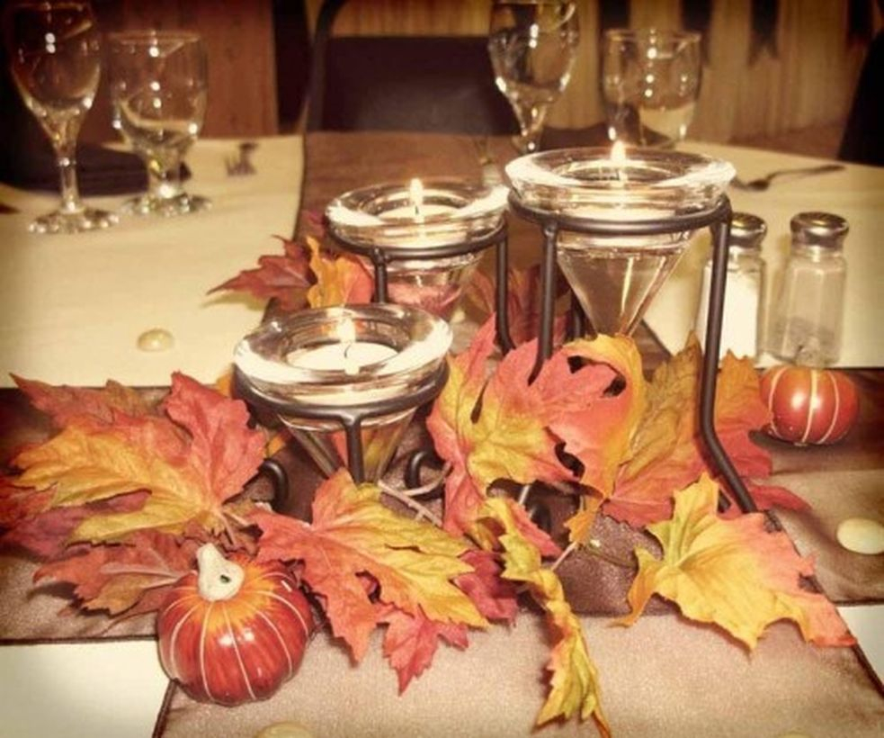 Unique pumpkin and dried leaves centrepiece ideas