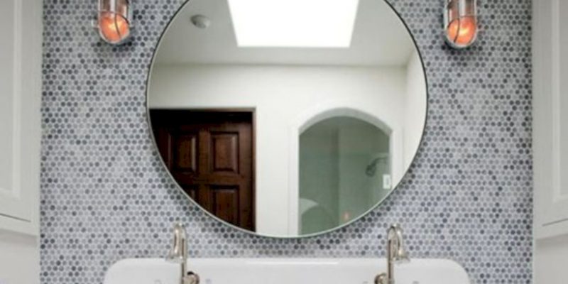 Adorable mosaic marble shower tile for your bathroom 14