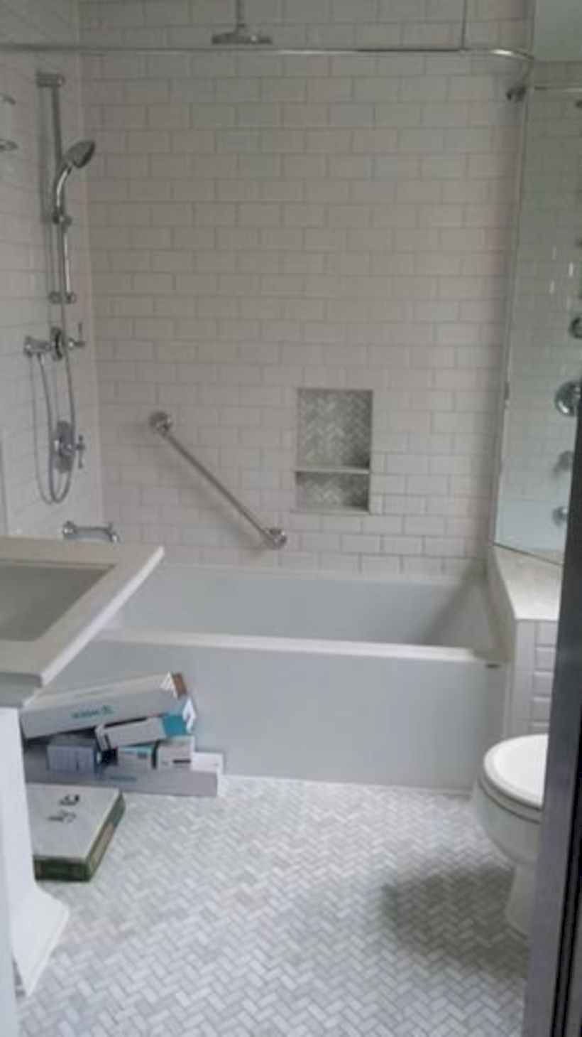 Adorable mosaic marble shower tile for your bathroom 20