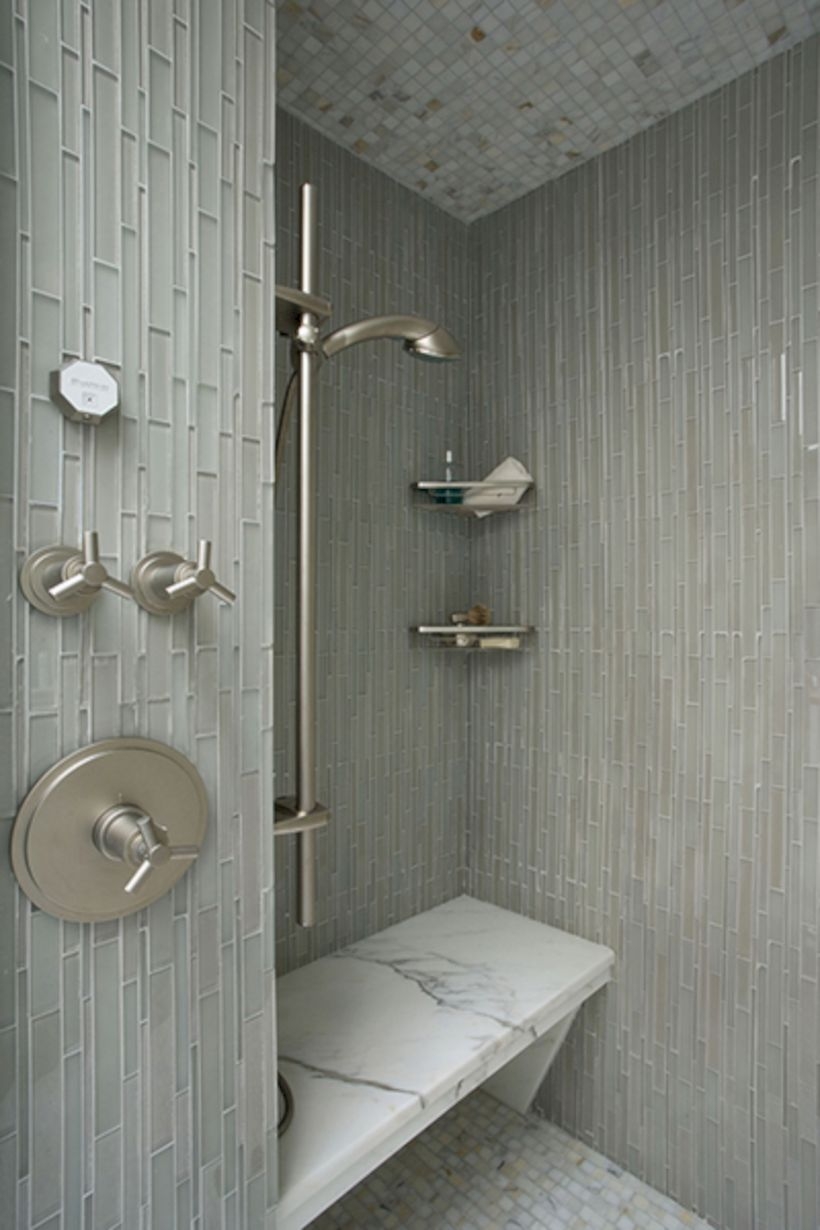 Adorable mosaic marble shower tile for your bathroom 38