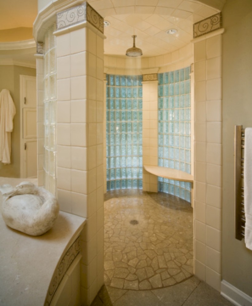 Amazing doorless shower design ideas 12