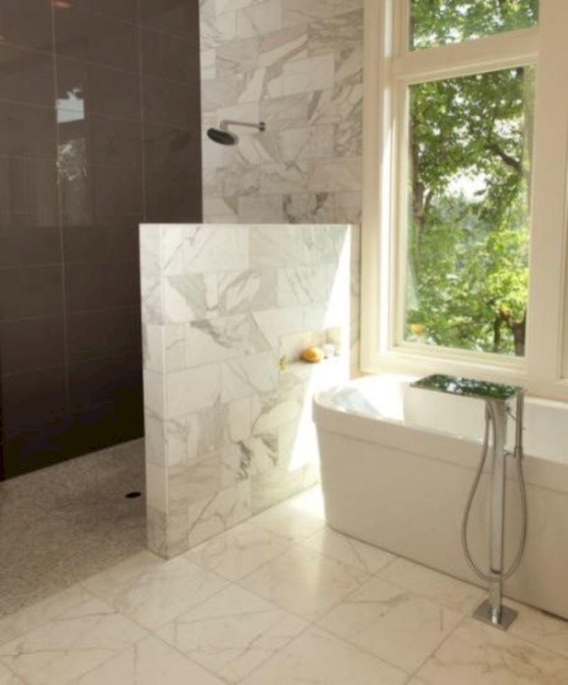 Amazing doorless shower design ideas 31