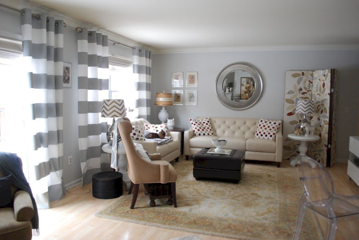 Beautiful living room design ideas with mirror 07