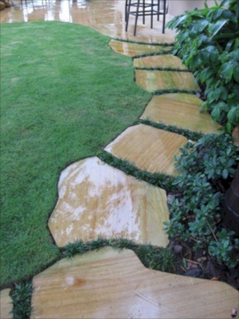 Best garden walkway to envy your visitor 07