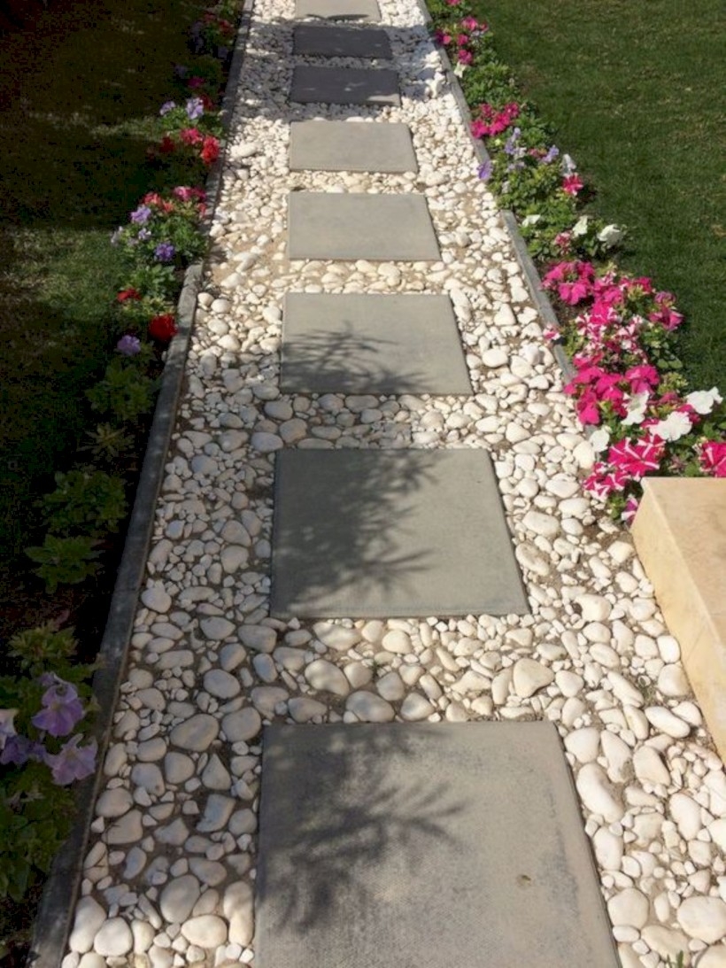 Best garden walkway to envy your visitor 10