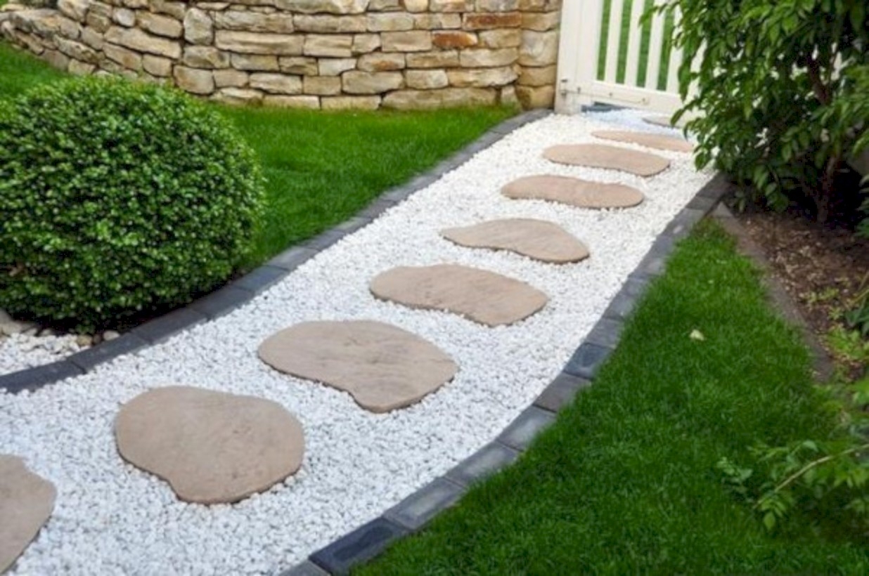 Best garden walkway to envy your visitor 12