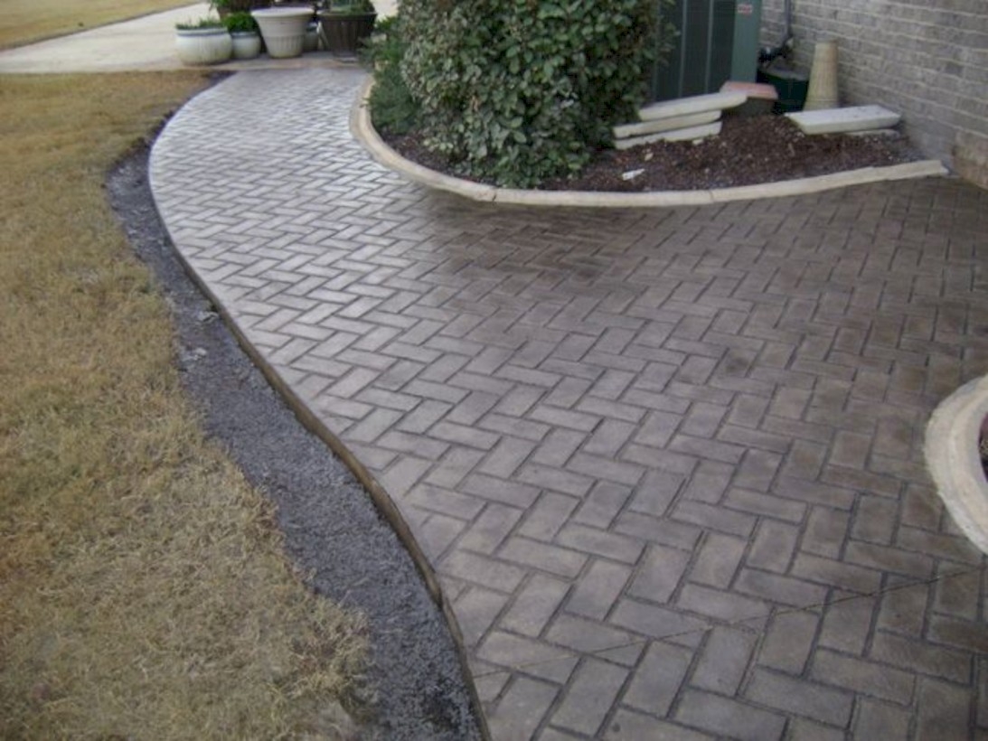 Best garden walkway to envy your visitor 35