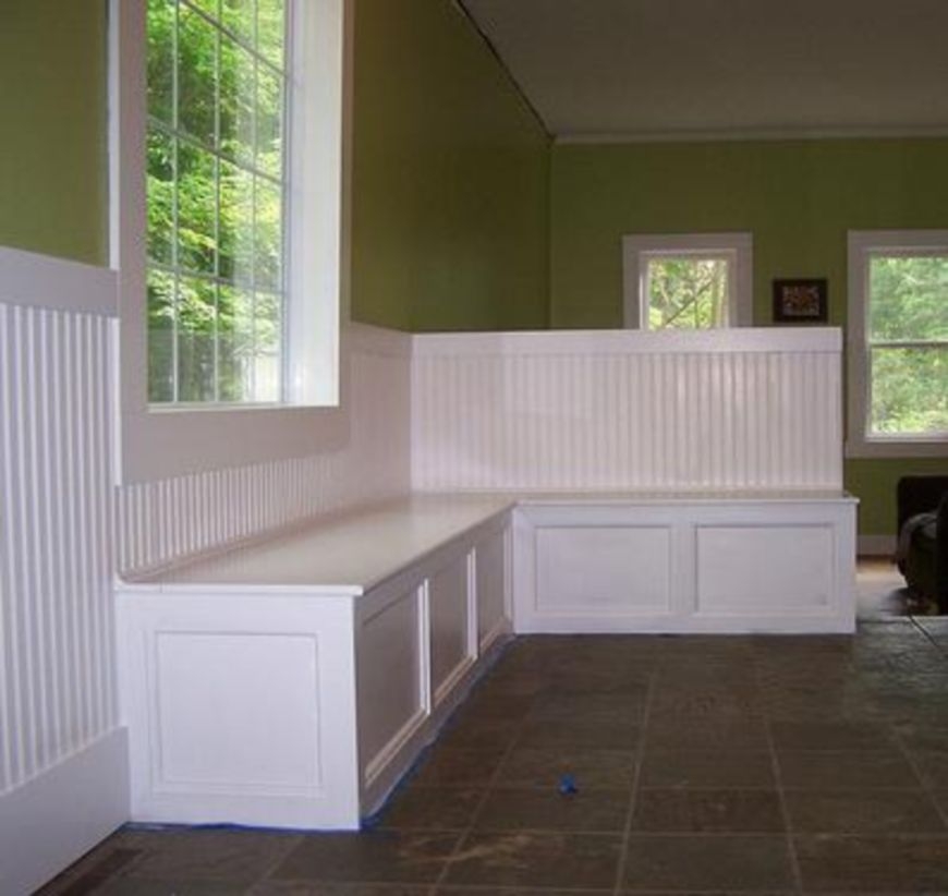Built-in bench for your basement design ideas 03