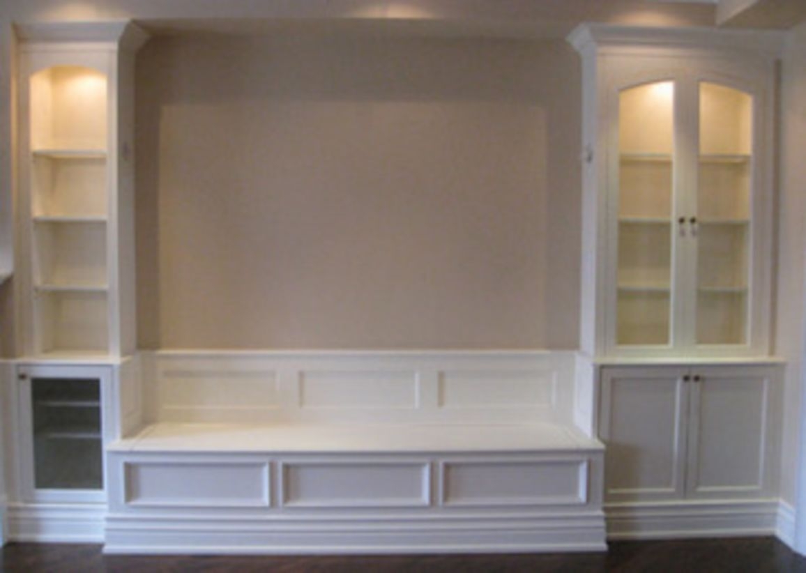 Built-in bench for your basement design ideas 04