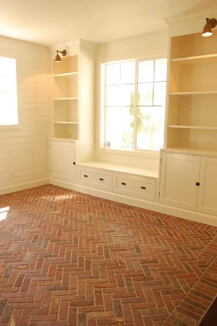 Built-in bench for your basement design ideas 17