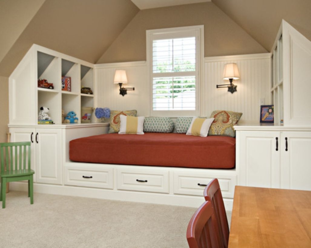 Built-in bench for your basement design ideas 22