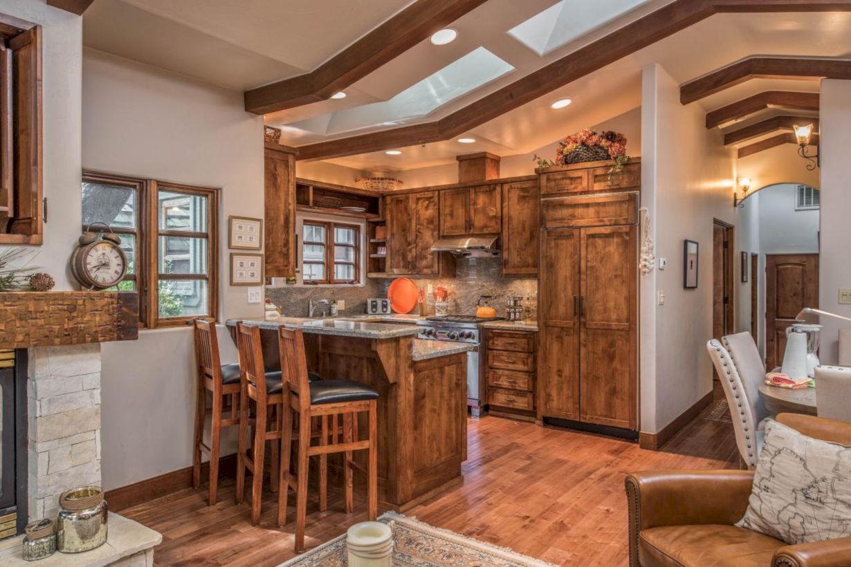 Charming custom kitchens cabinets designs 11