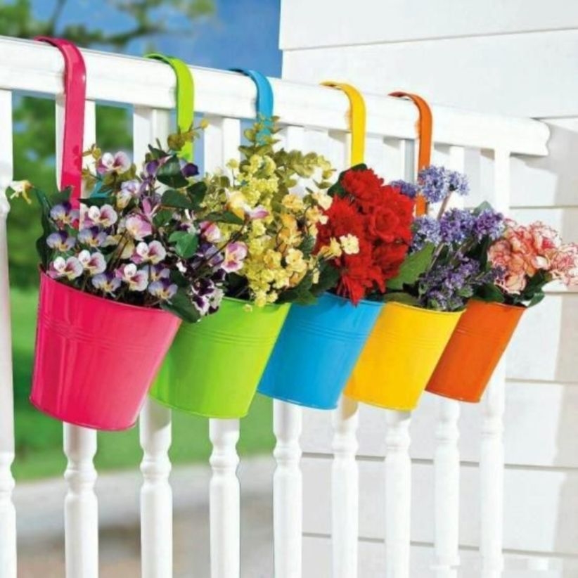 Charming outdoor hanging planters ideas to brighten your yard 17