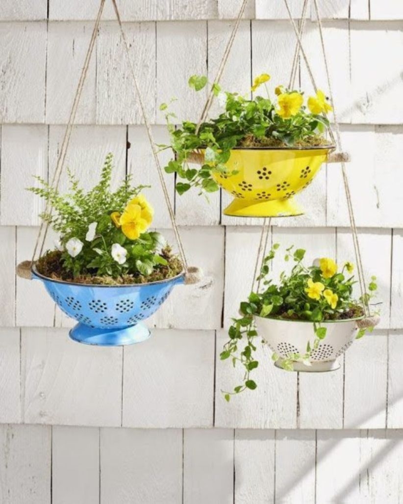 Charming outdoor hanging planters ideas to brighten your yard 21