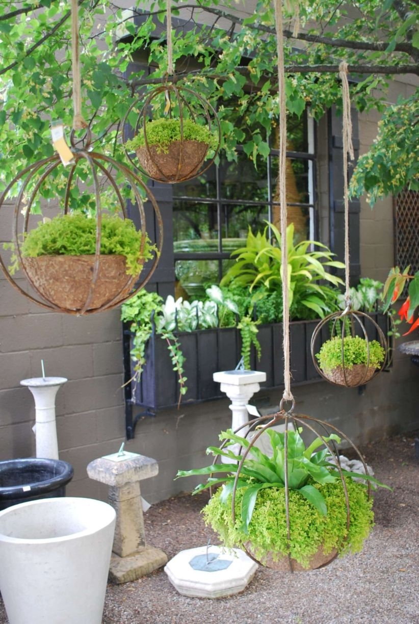 Charming outdoor hanging planters ideas to brighten your yard 36