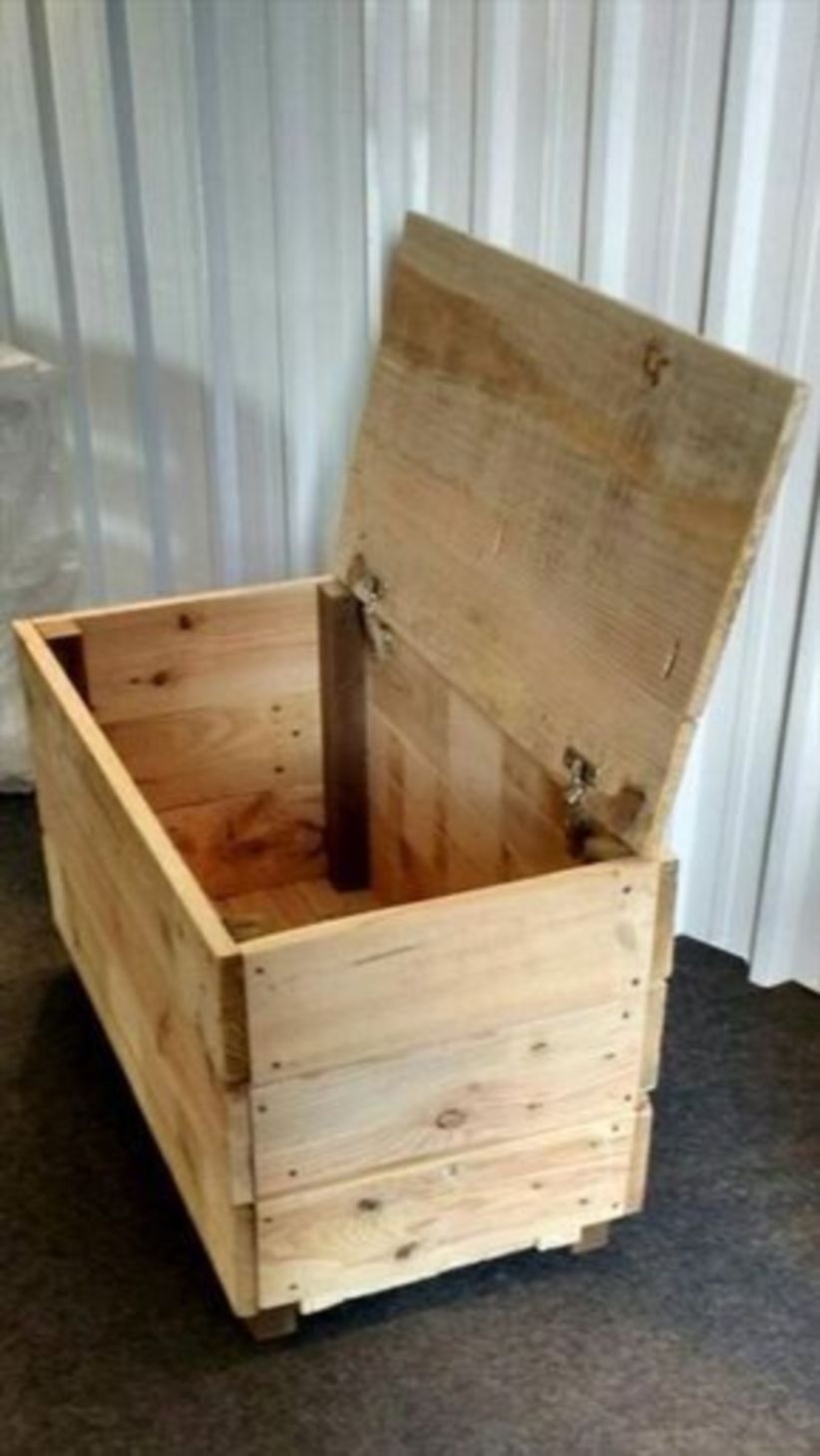 Easy pallet furniture projects for beginners 27