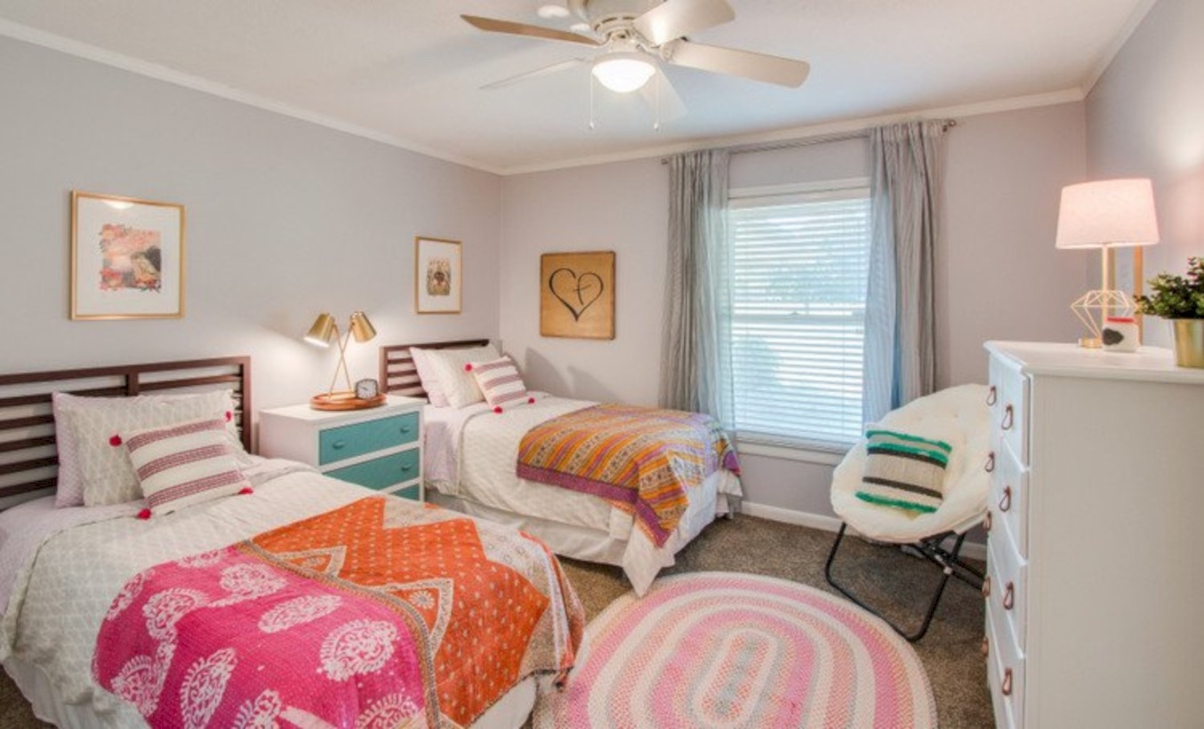 Easy and clever teen bedroom makeover ideas 23